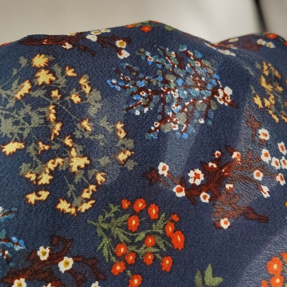 H.I.P Blouse Size Small Blue Floral Print V Neck Fall Color Top Semi Sheer - Picture 6 of 6